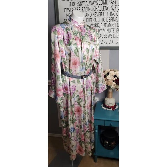 Vintage Nighty/ Housecoat - Picture 6 of 8